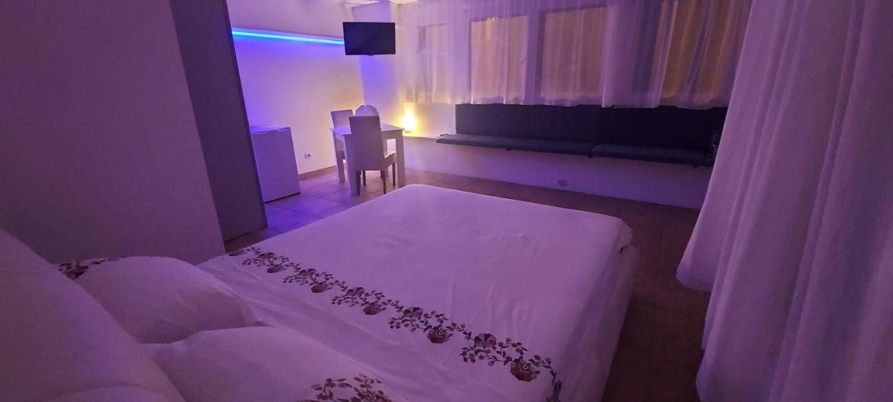 Magenta Apartments Belgrado Esterno foto
